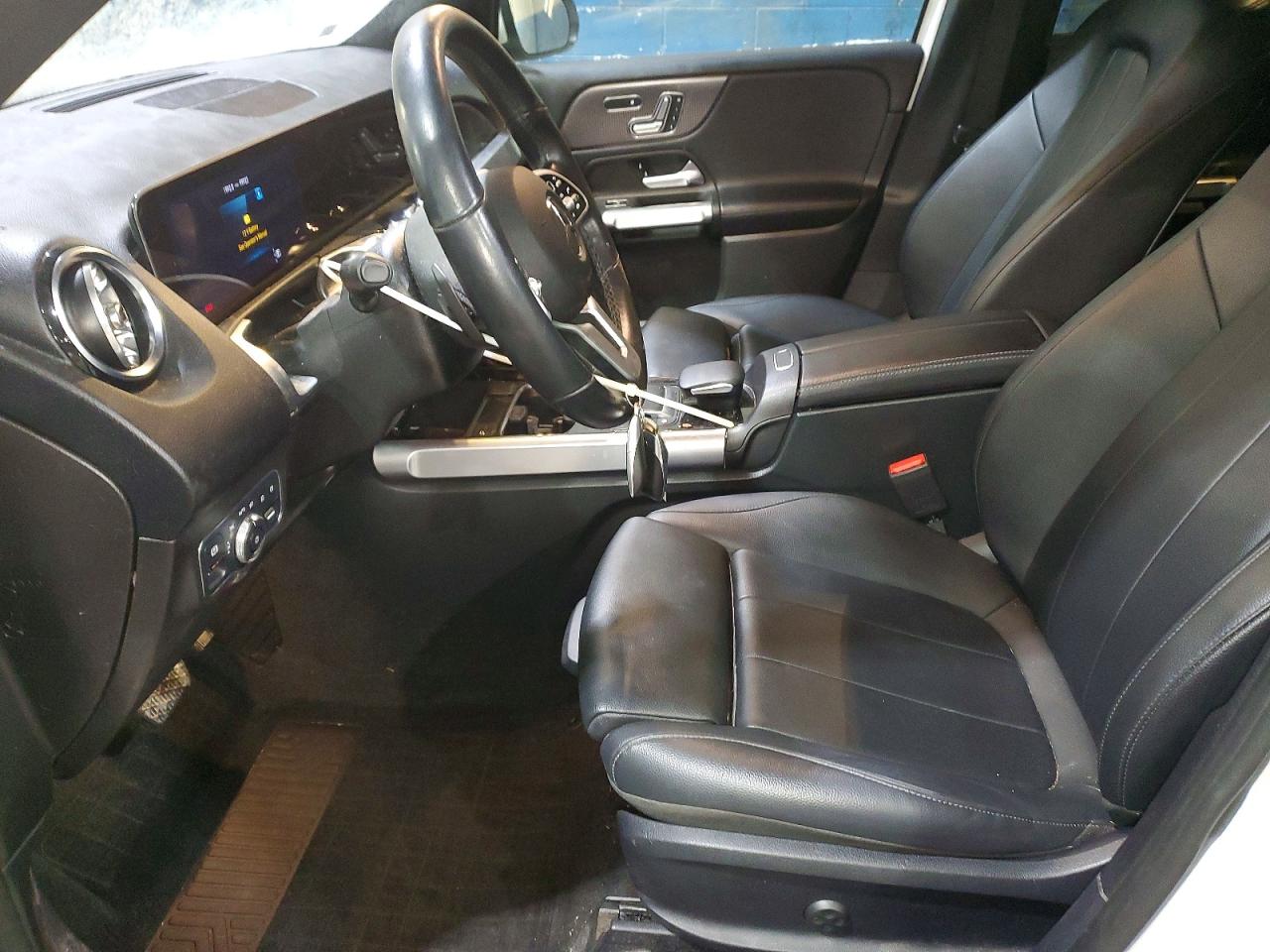 2021 MERCEDES-BENZ GLB 250 4MATIC photo 13