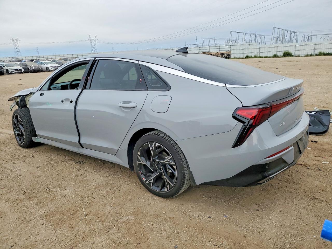 2025 KIA K5 GT LINE photo 2