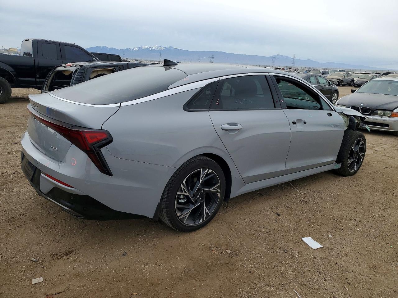 2025 KIA K5 GT LINE photo 3