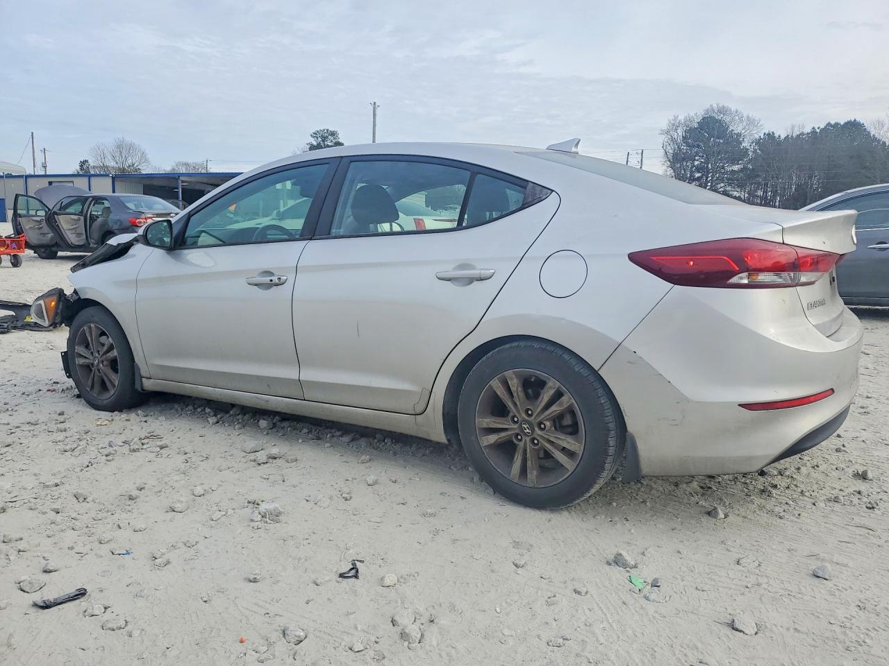 2018 HYUNDAI ELANTRA SEL photo 2