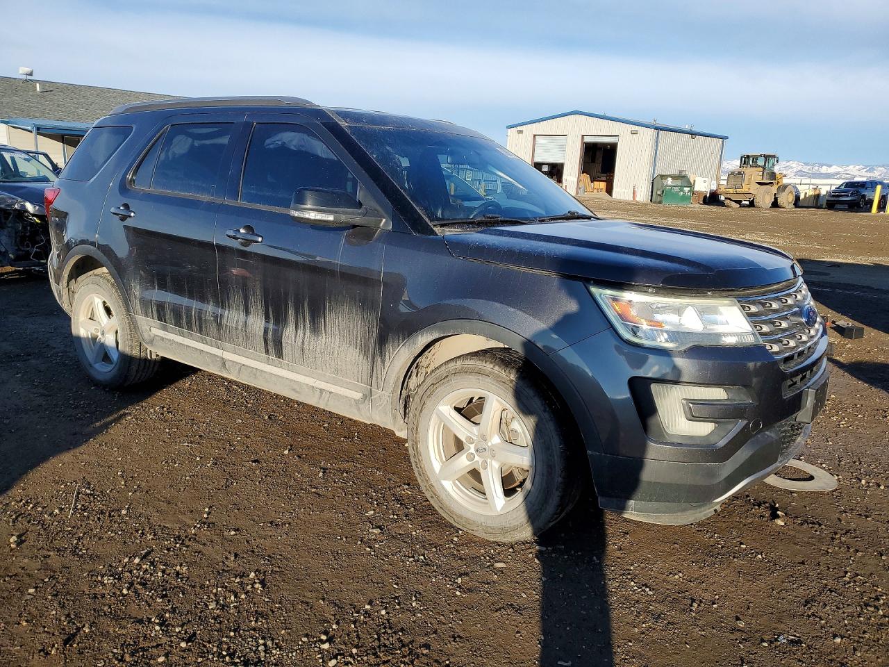 2017 FORD EXPLORER XLT photo 4