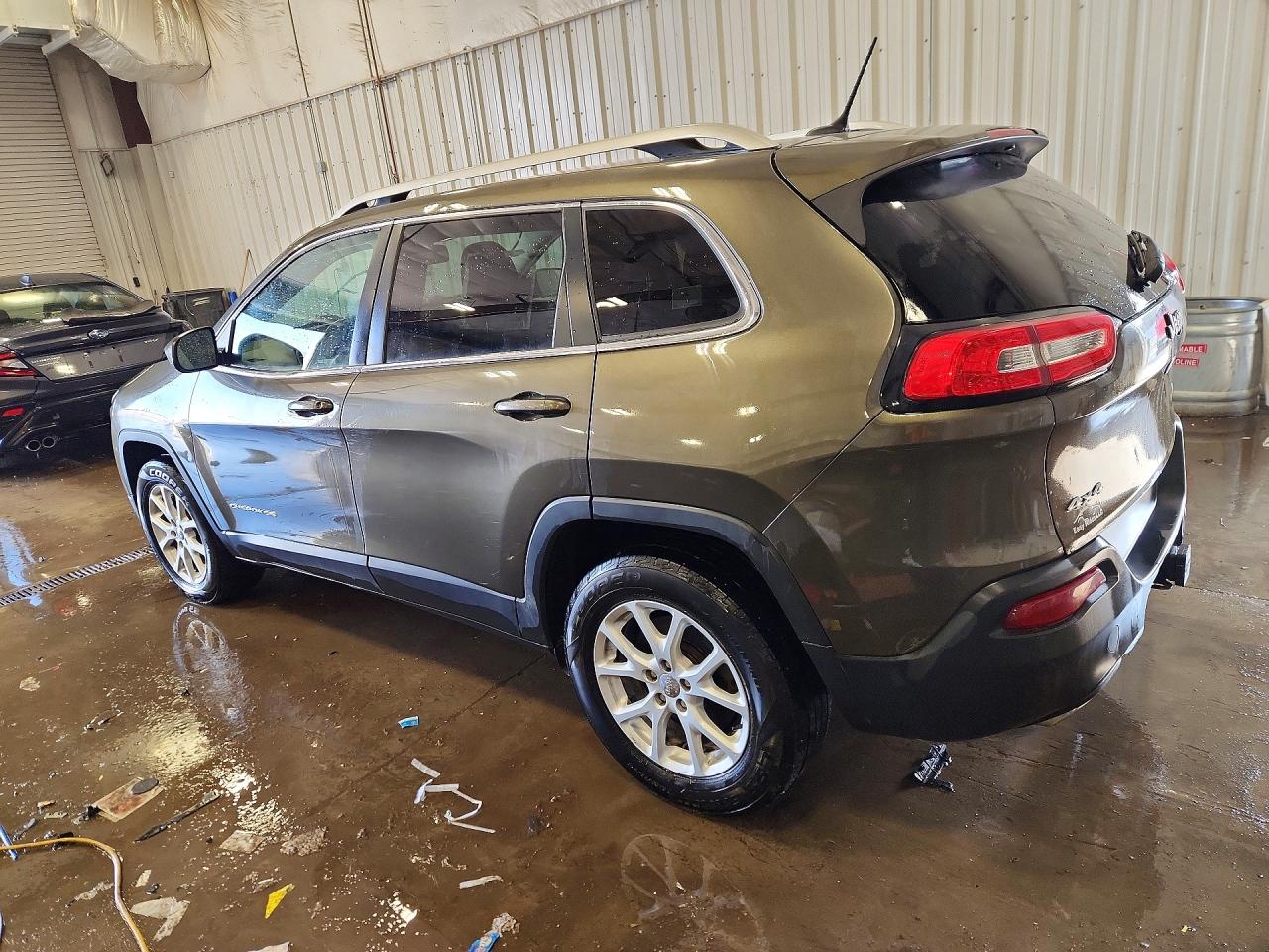 2015 JEEP CHEROKEE LATITUDE photo 2