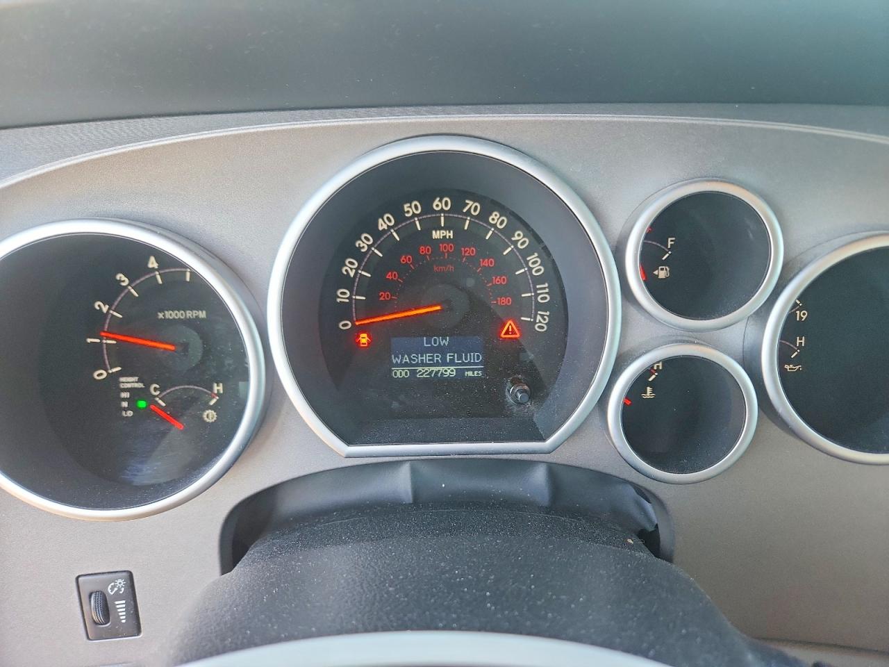 2010 TOYOTA SEQUOIA PLATINUM photo 17