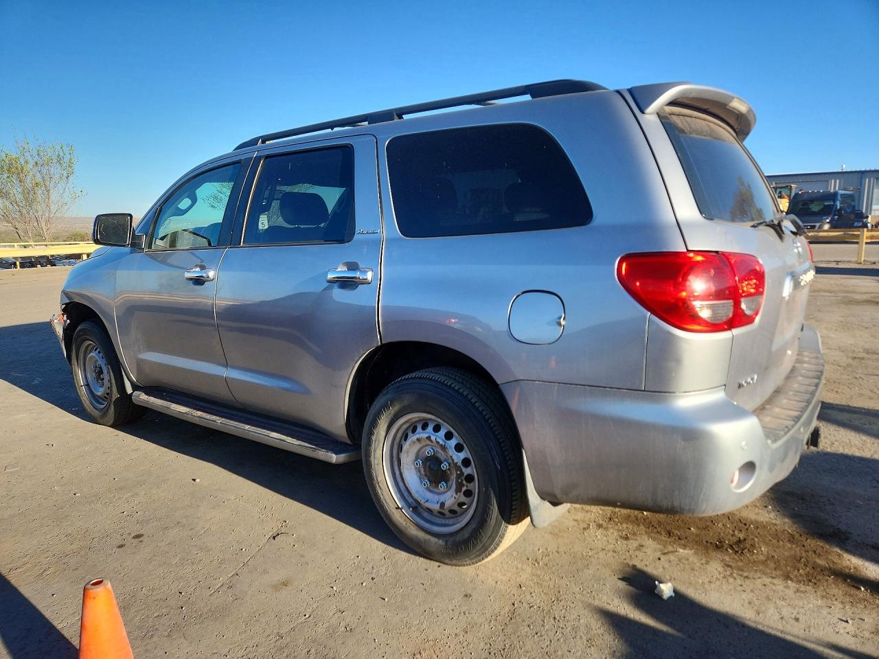 2010 TOYOTA SEQUOIA PLATINUM photo 3