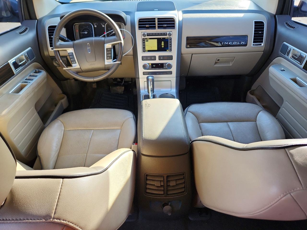 2009 LINCOLN TOWNHOUSE MKX photo 15