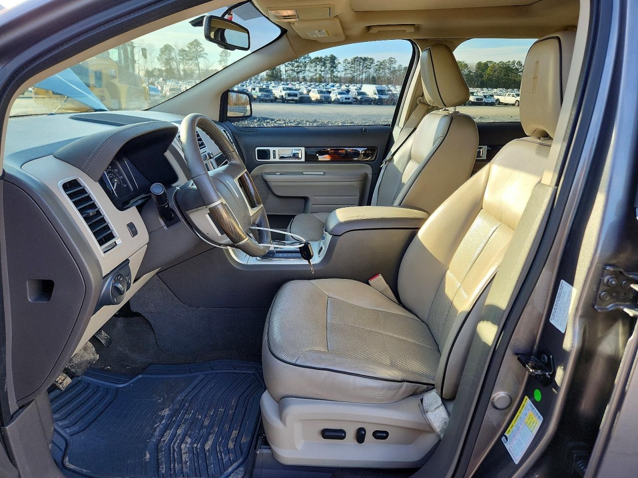 2009 LINCOLN TOWNHOUSE MKX photo 13