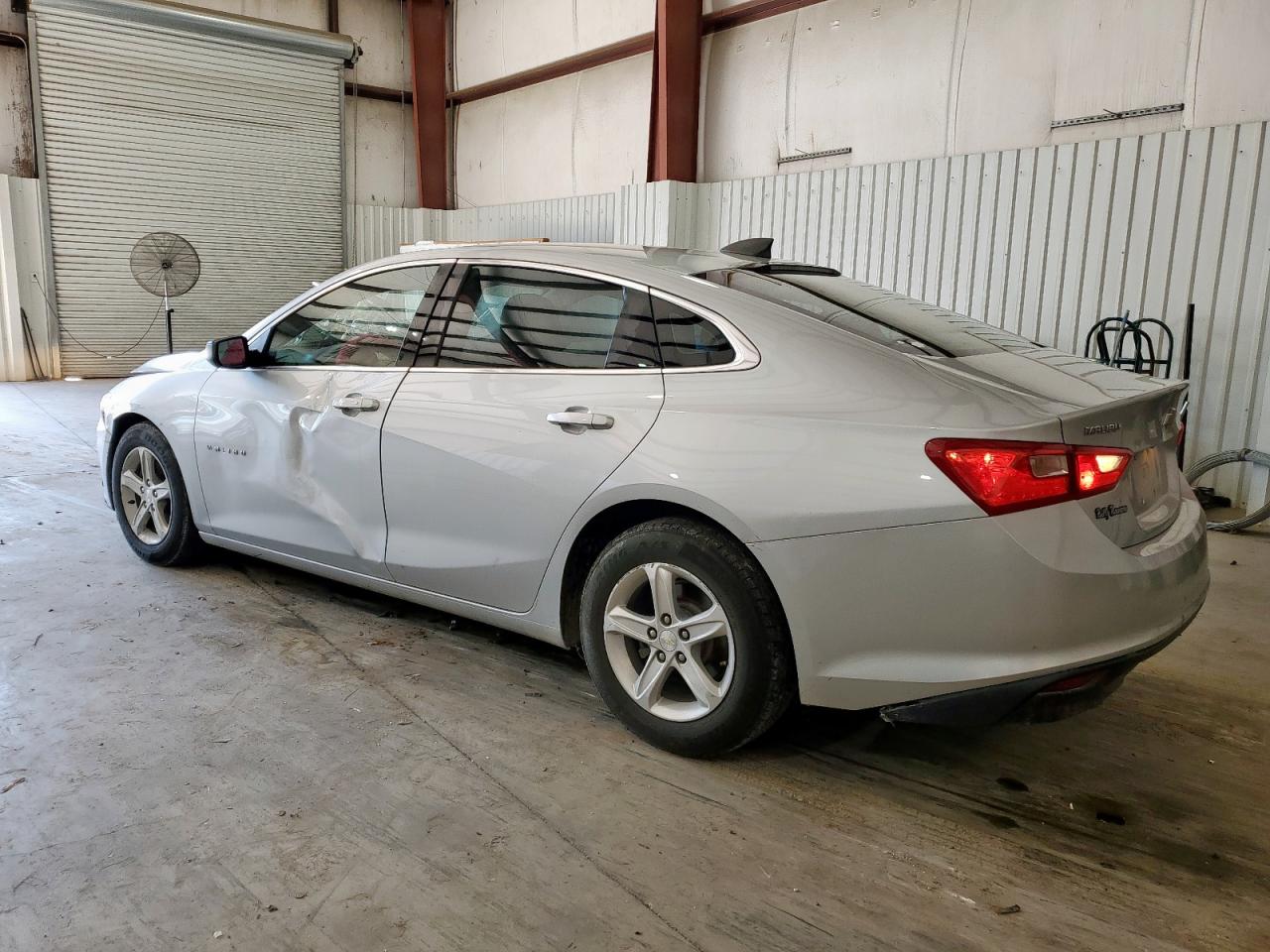 2020 CHEVROLET MALIBU LS photo 4