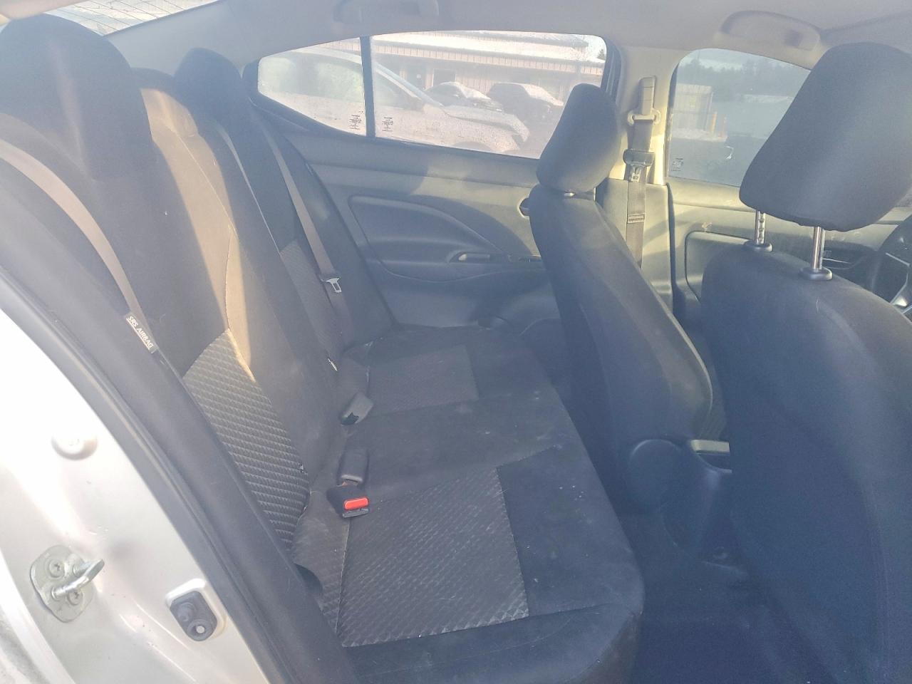 2021 NISSAN VERSA S photo 19