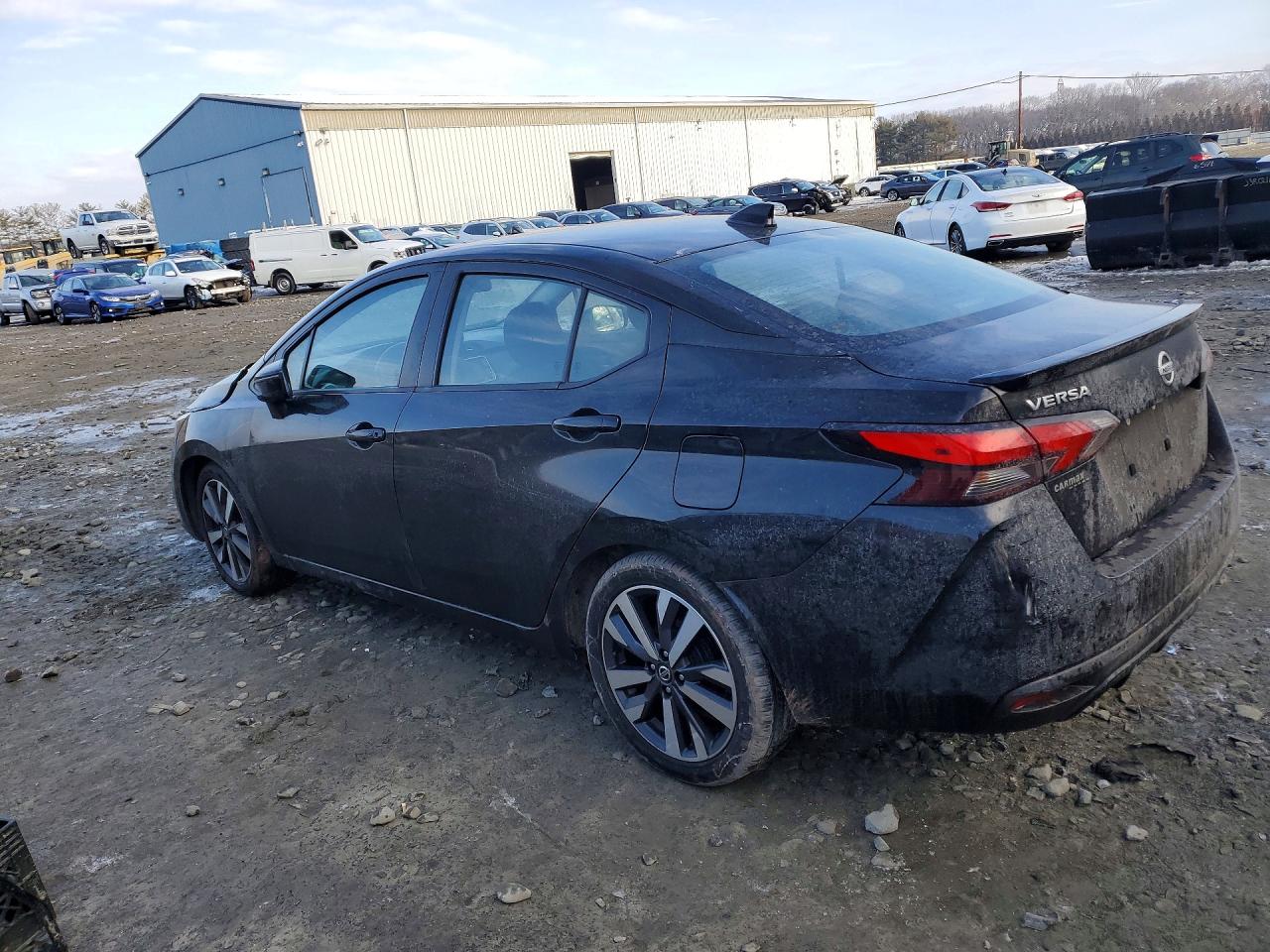 2020 NISSAN VERSA SR photo 3