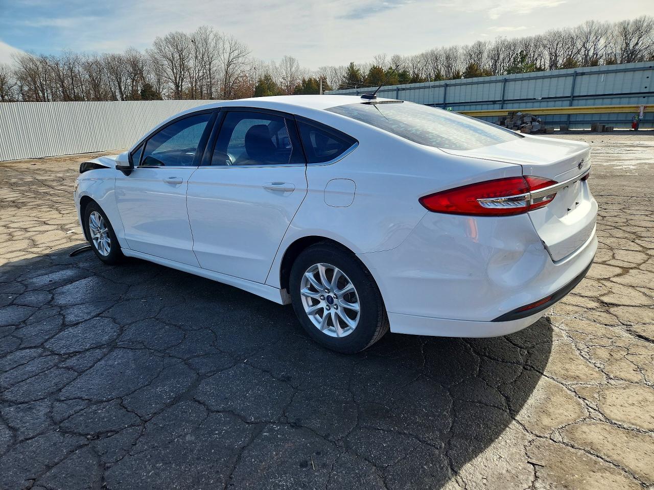 2017 FORD FUSION S photo 2