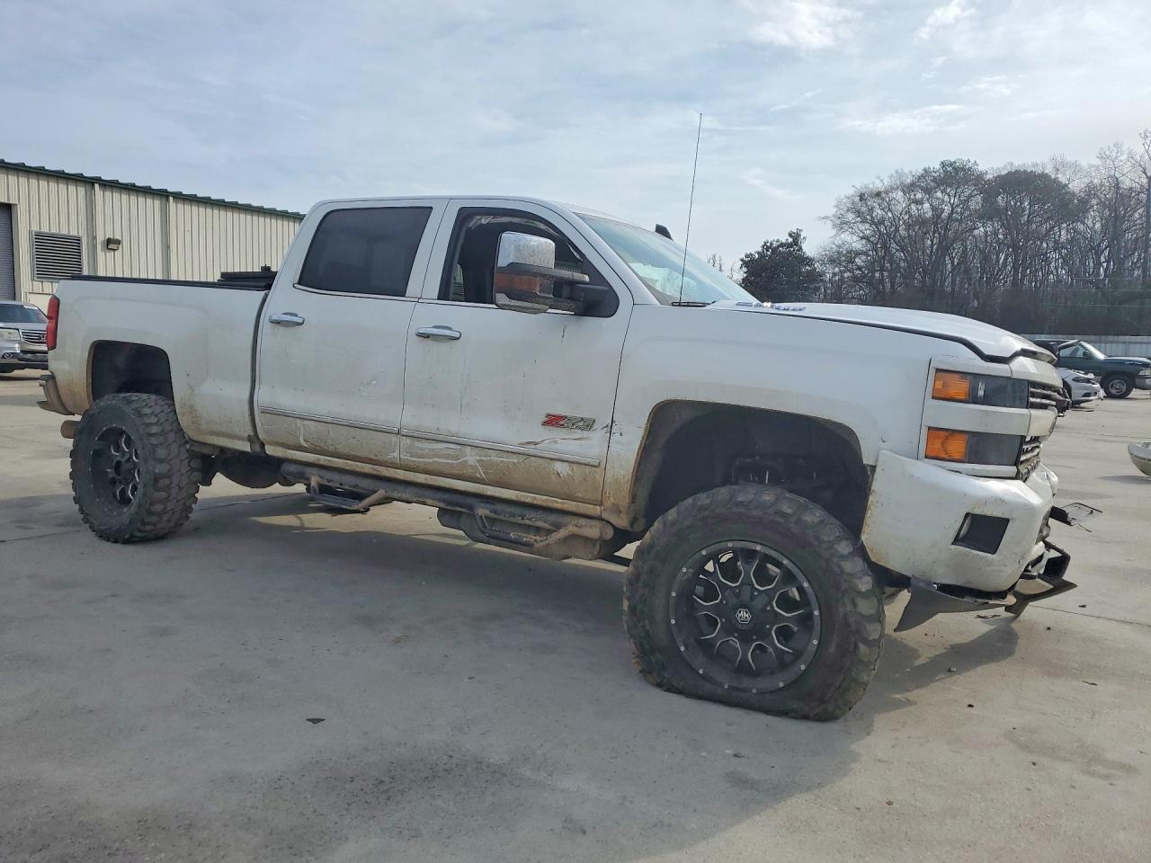 2017 CHEVROLET SILVERADO K2500 HEAVY DUTY LTZ photo 4