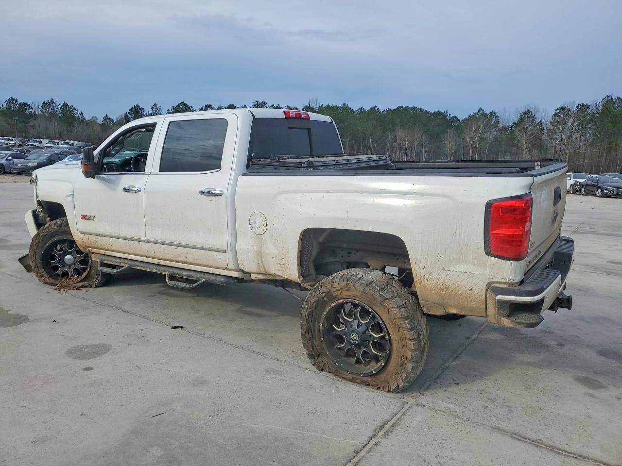 2017 CHEVROLET SILVERADO K2500 HEAVY DUTY LTZ photo 2