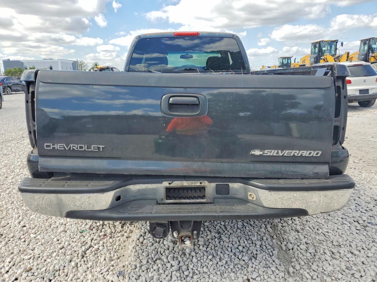 2003 CHEVROLET SILVERADO C2500 HEAVY DUTY photo 11