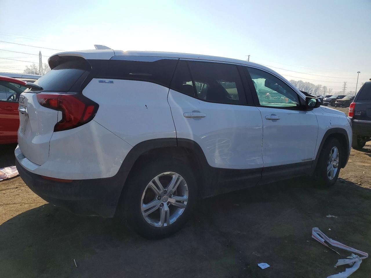 2020 GMC TERRAIN SLE photo 3