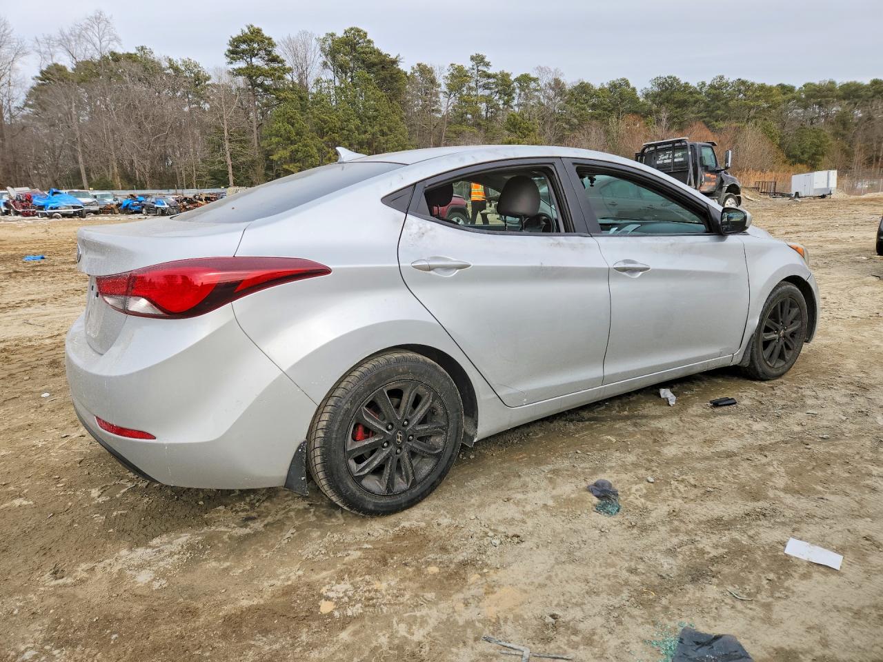 2015 HYUNDAI ELANTRA SE photo 9