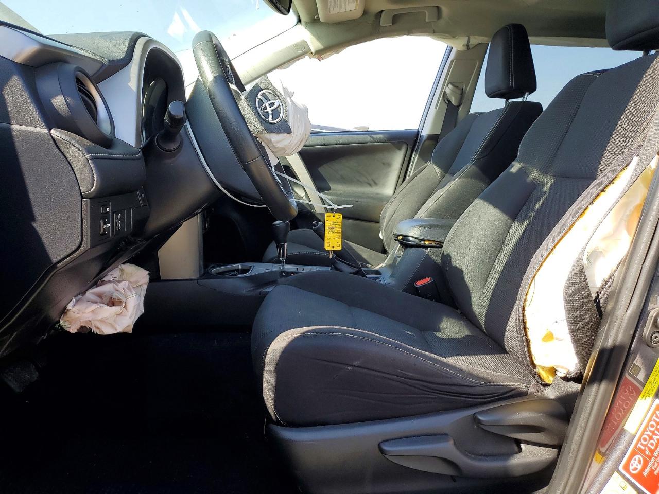 2016 TOYOTA RAV4 XLE photo 13