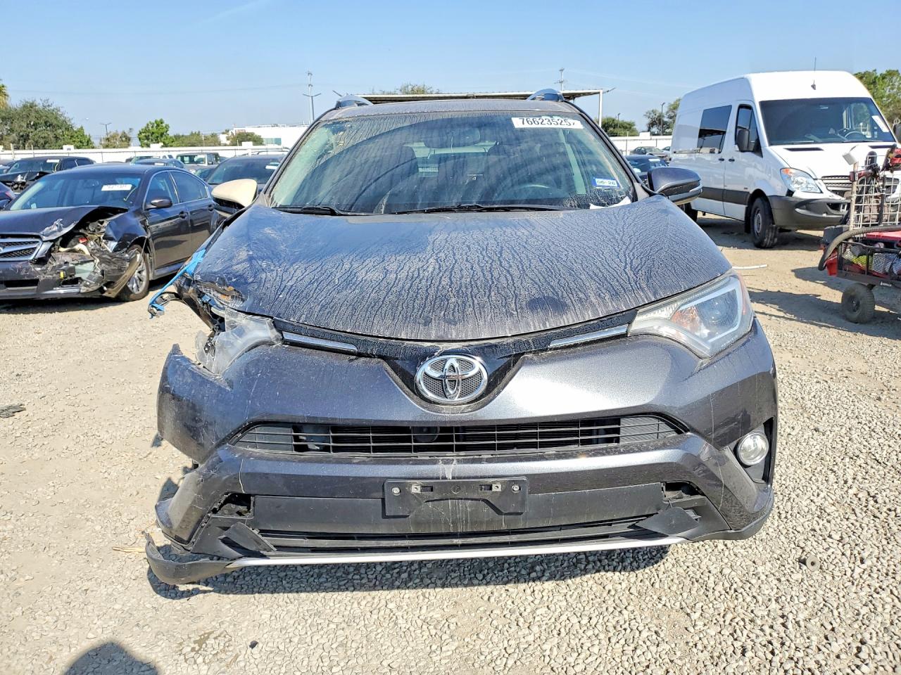 2016 TOYOTA RAV4 XLE photo 9