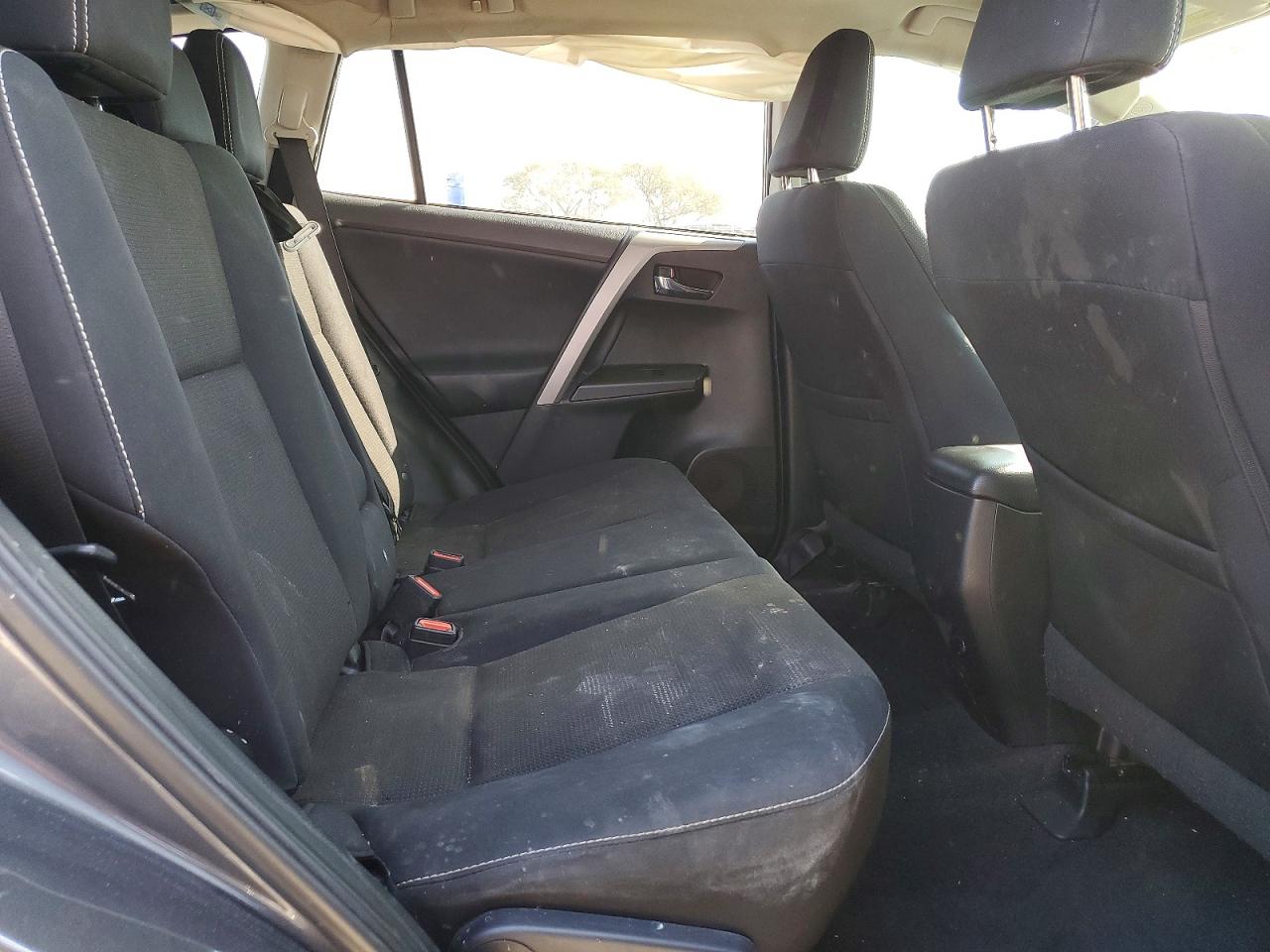 2016 TOYOTA RAV4 XLE photo 19