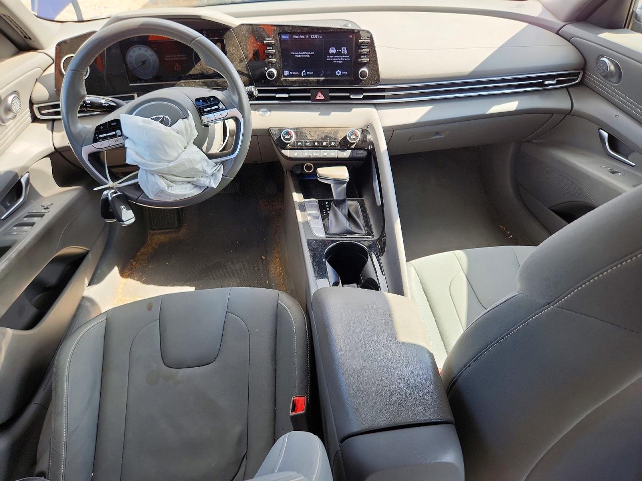 2022 HYUNDAI ELANTRA SEL photo 22