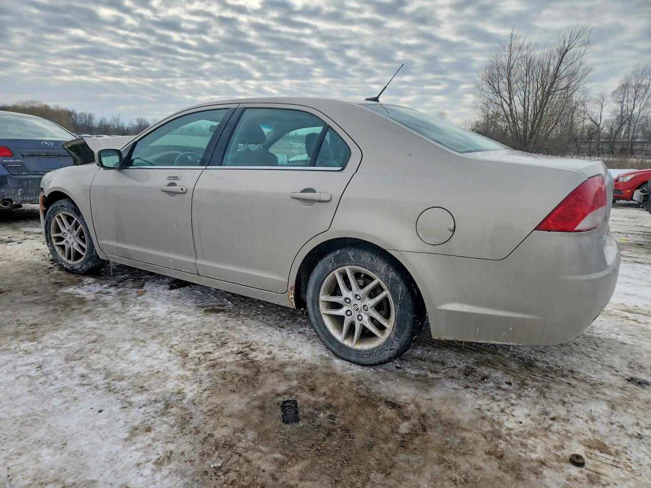 2010 MERCURY MILAN photo 2