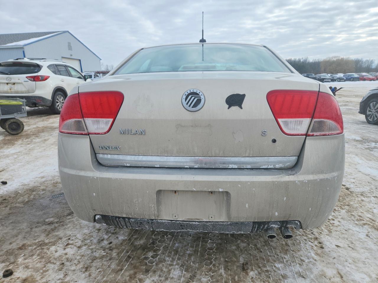 2010 MERCURY MILAN photo 6