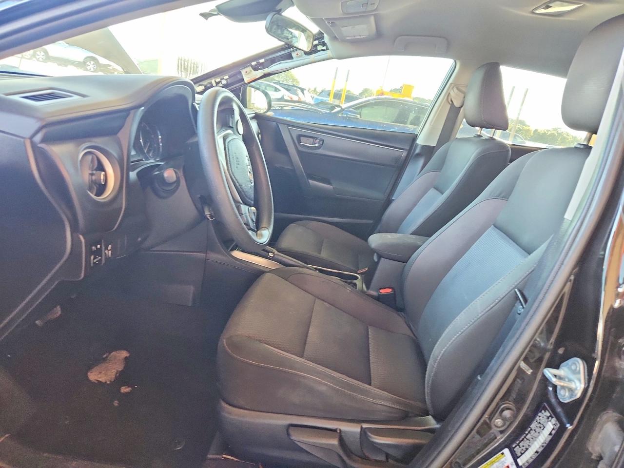 2017 TOYOTA COROLLA L photo 7