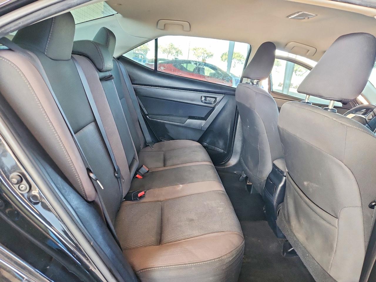 2017 TOYOTA COROLLA L photo 10