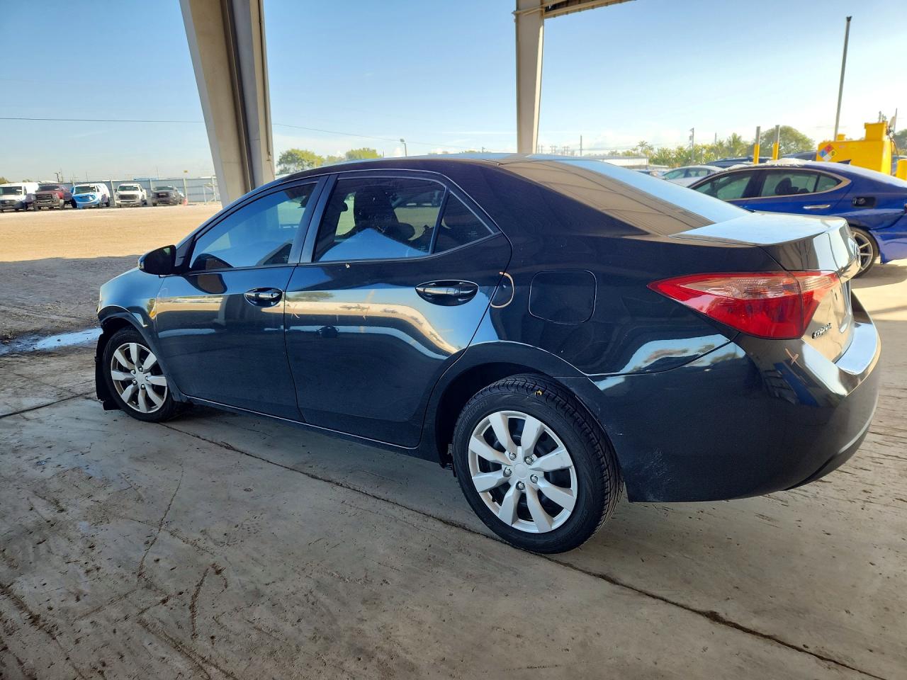 2017 TOYOTA COROLLA L photo 2