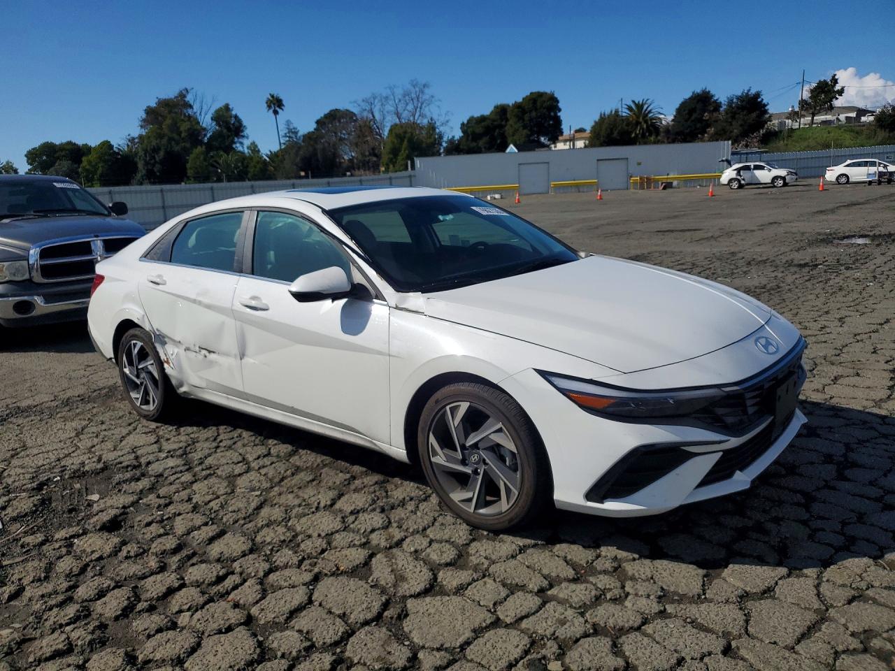 2025 HYUNDAI ELANTRA LIMITED photo 4
