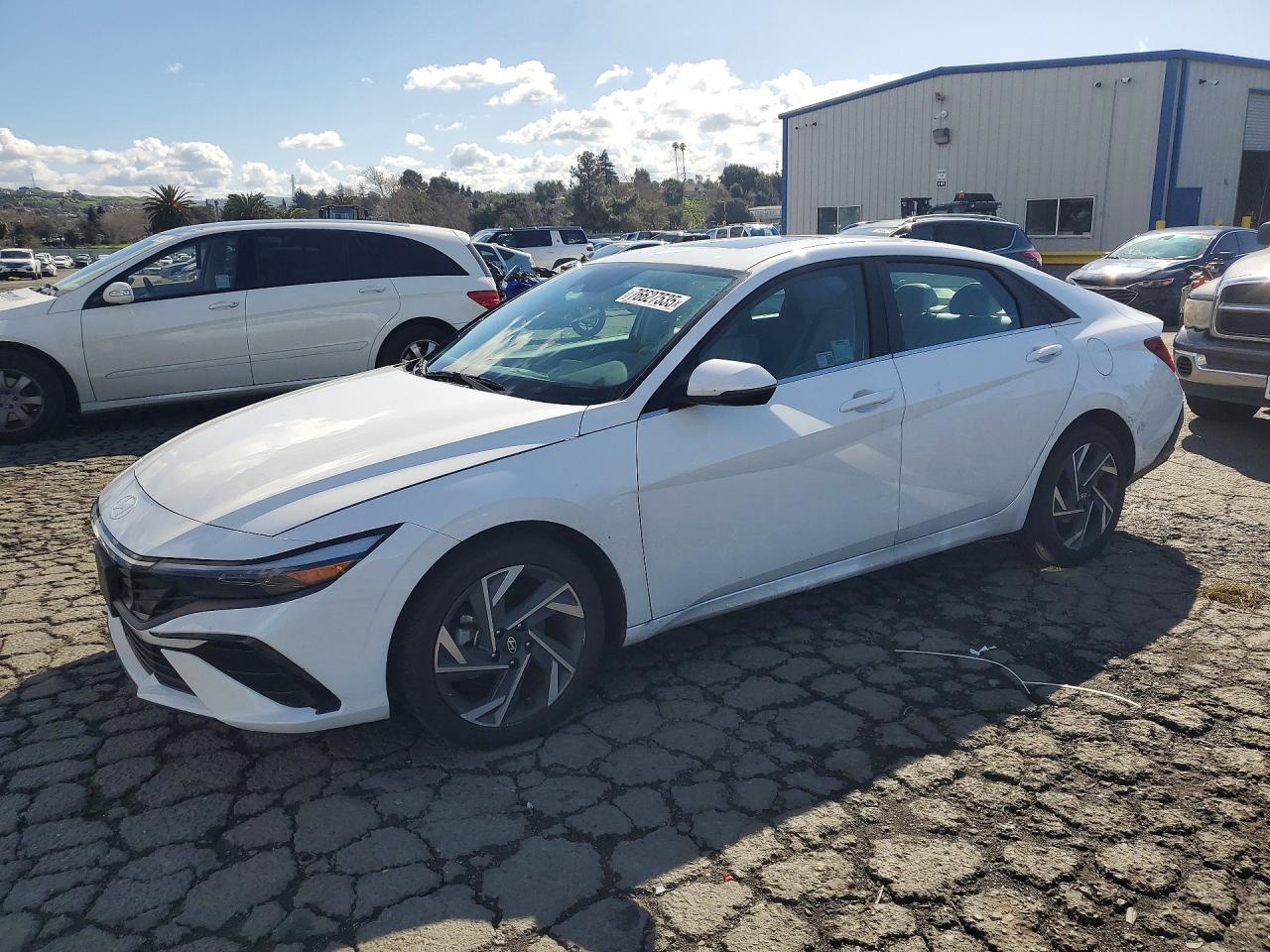 2025 HYUNDAI ELANTRA