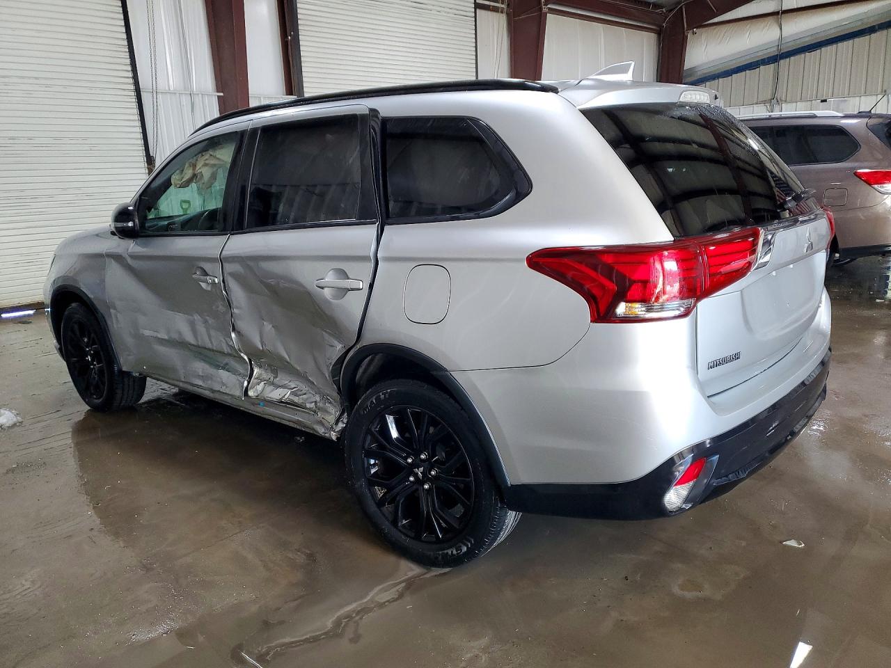 2018 MITSUBISHI OUTLANDER SE photo 2