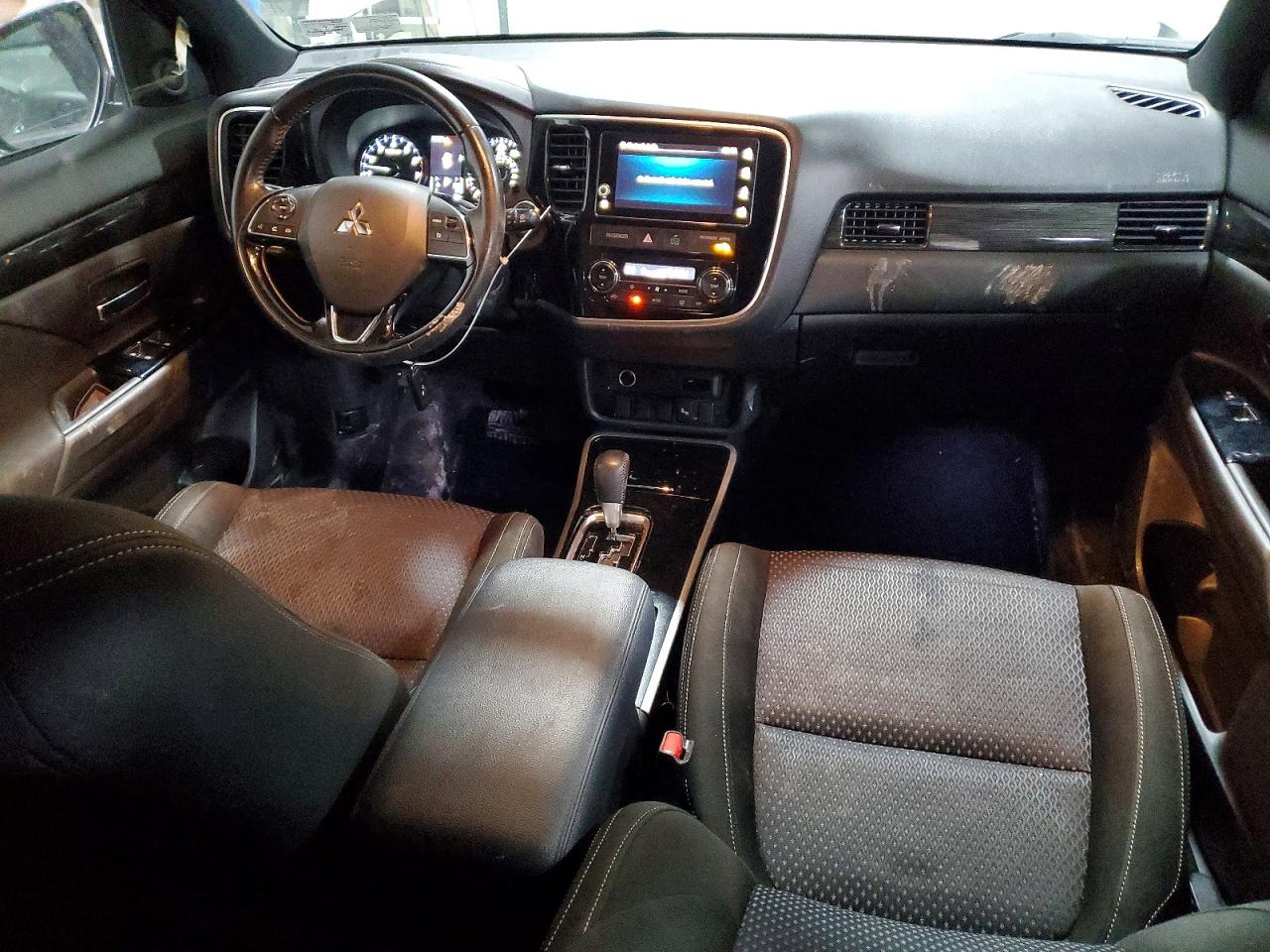 2018 MITSUBISHI OUTLANDER SE photo 8