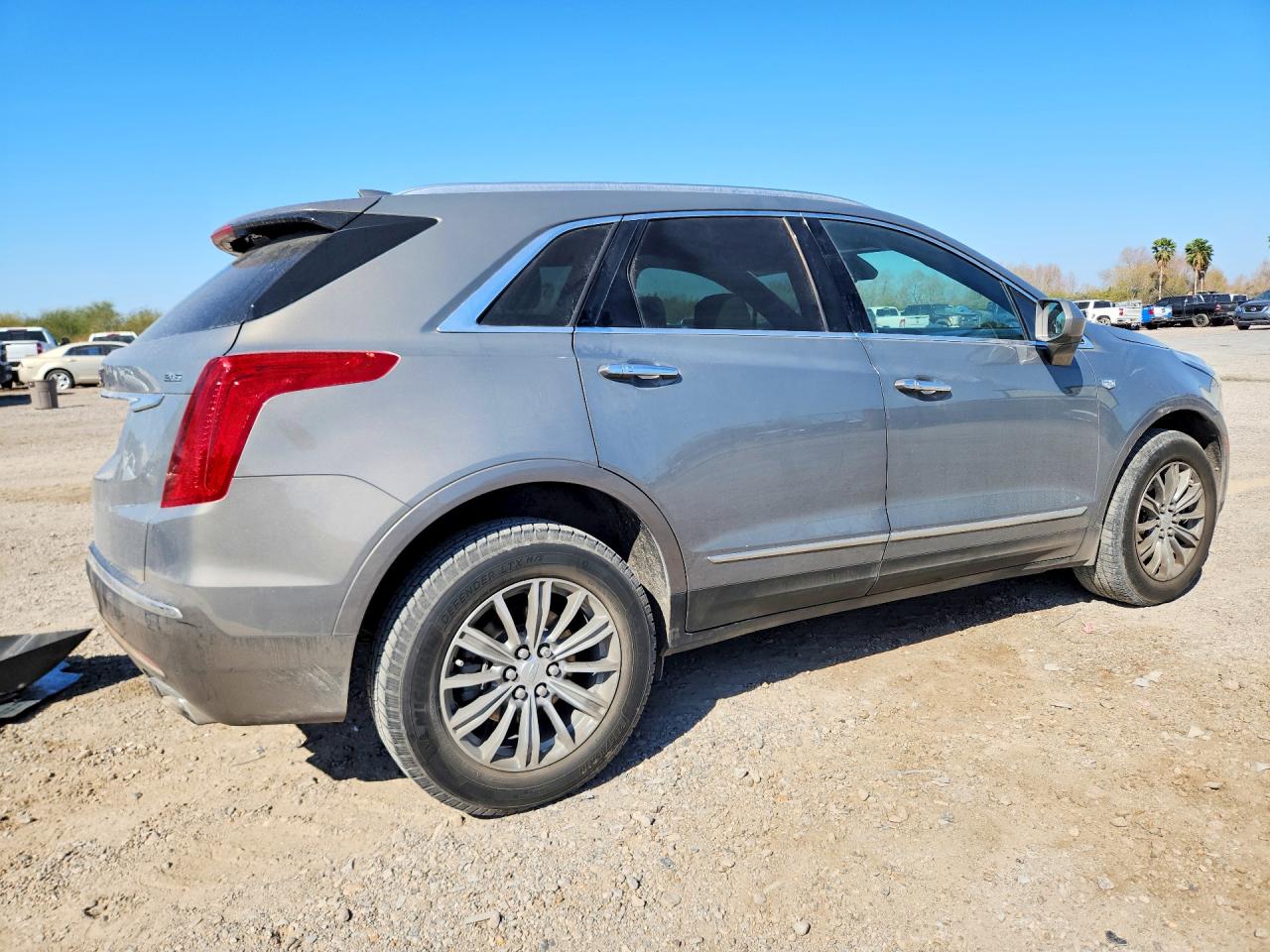 2017 CADILLAC XT5 LUXURY photo 3