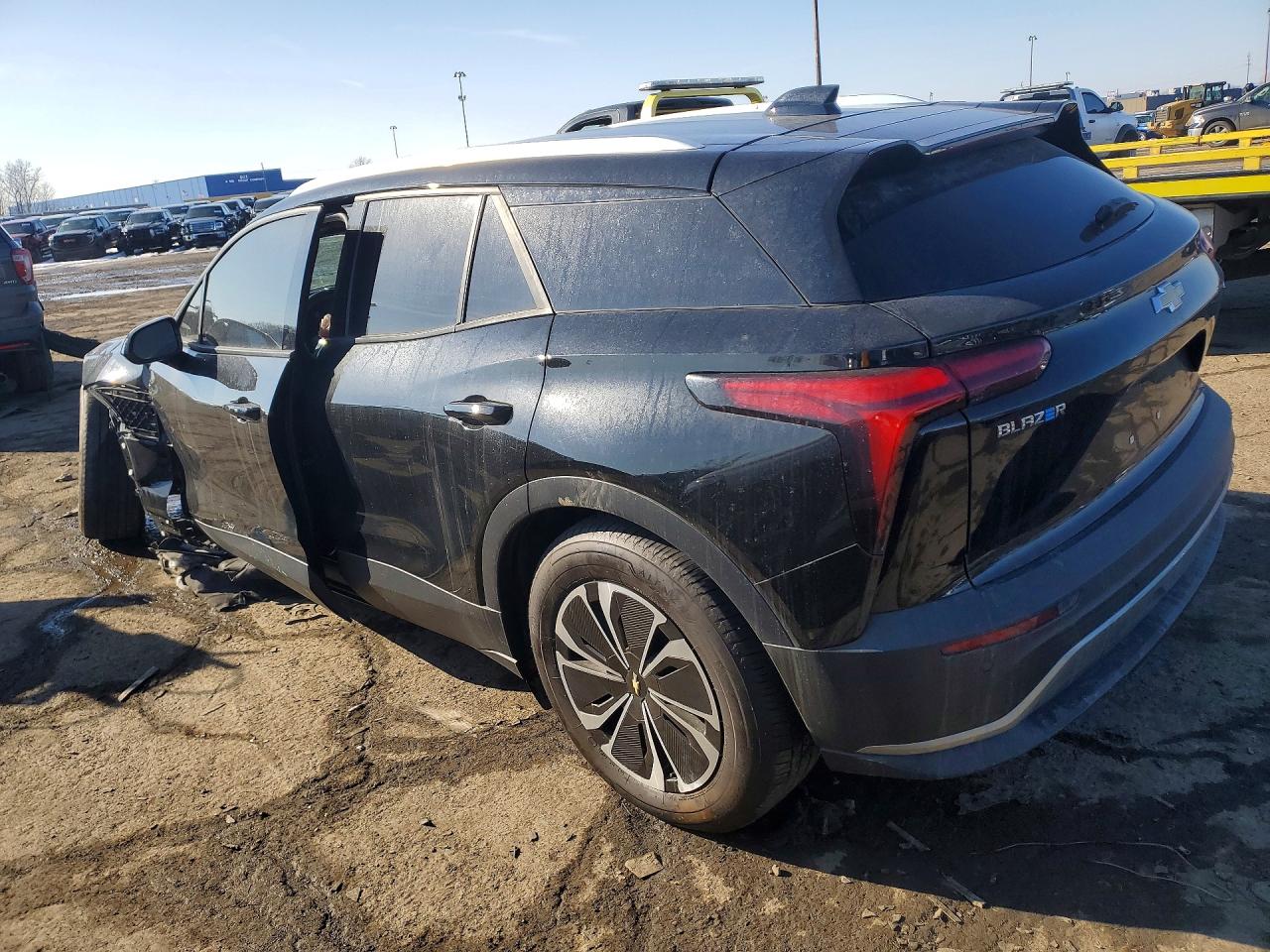 2025 CHEVROLET BLAZER LT photo 2