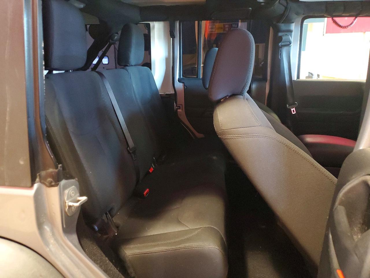 2016 JEEP WRANGLER UNLIMITED photo 31