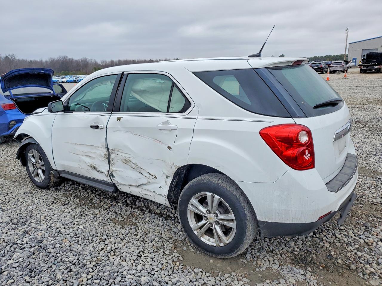 2013 CHEVROLET EQUINOX LS photo 3