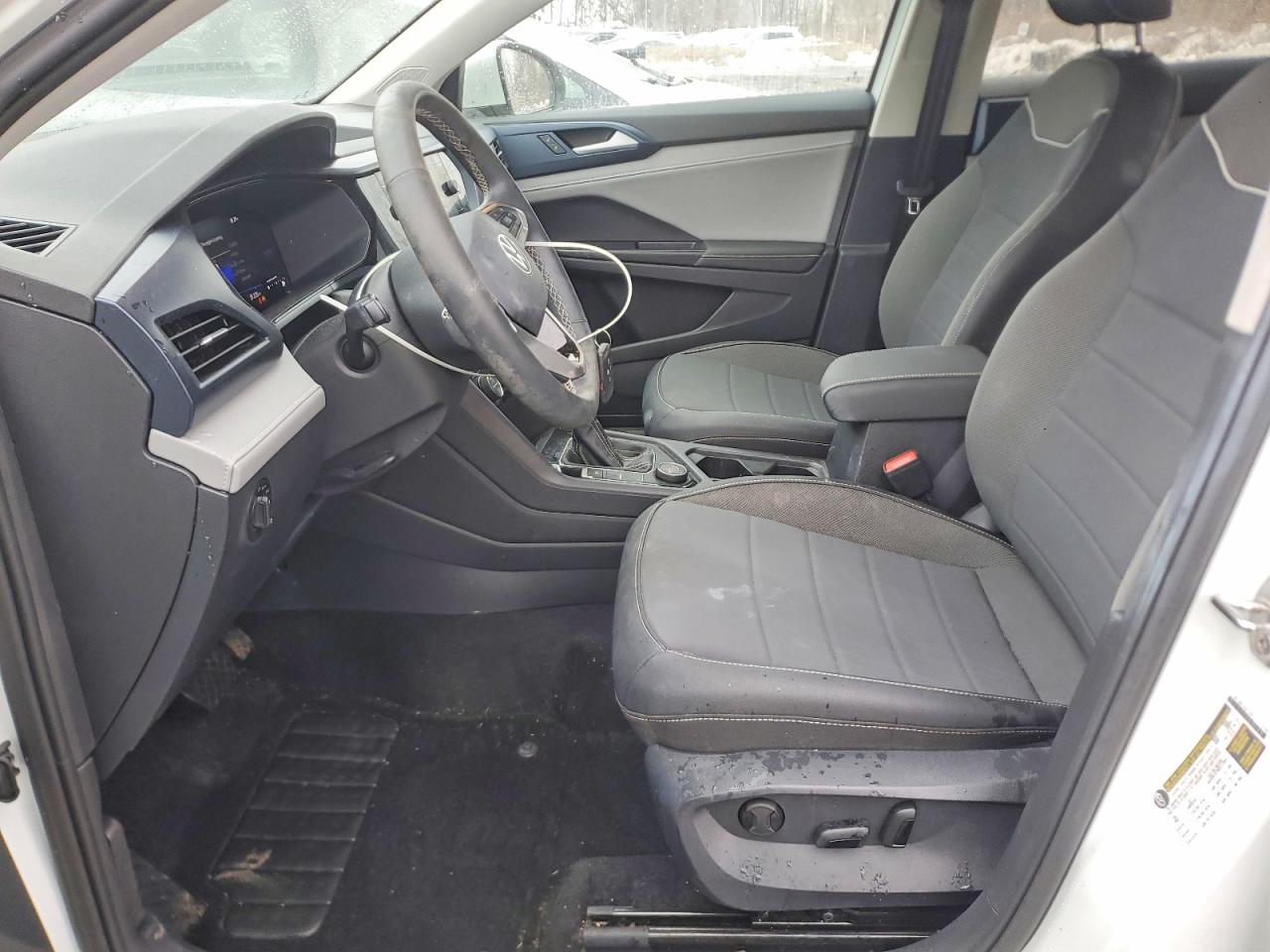 2024 VOLKSWAGEN TAOS SE photo 19
