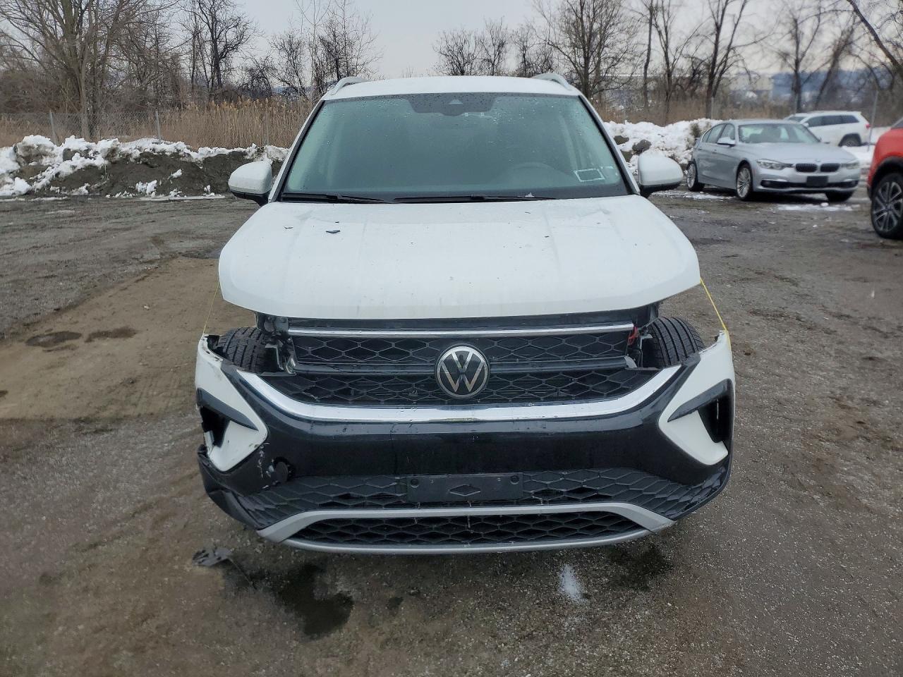 2024 VOLKSWAGEN TAOS SE photo 13