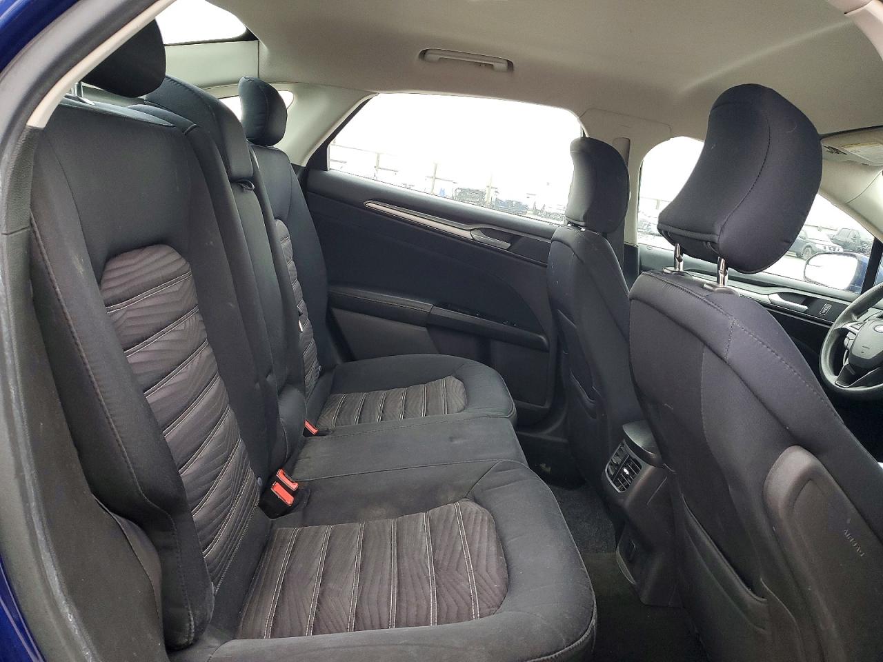 2016 FORD FUSION SE photo 19
