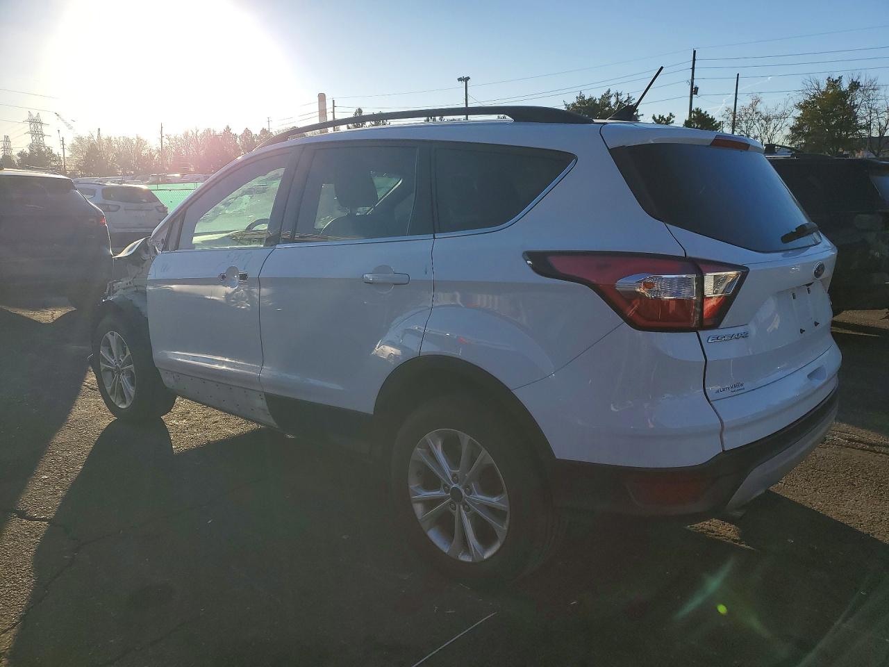 2018 FORD ESCAPE SEL photo 2