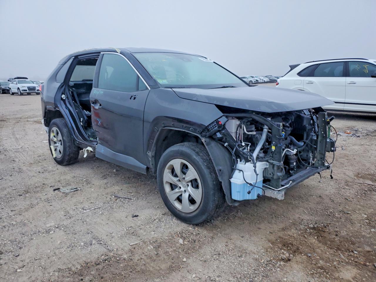 2022 TOYOTA RAV4 LE photo 4