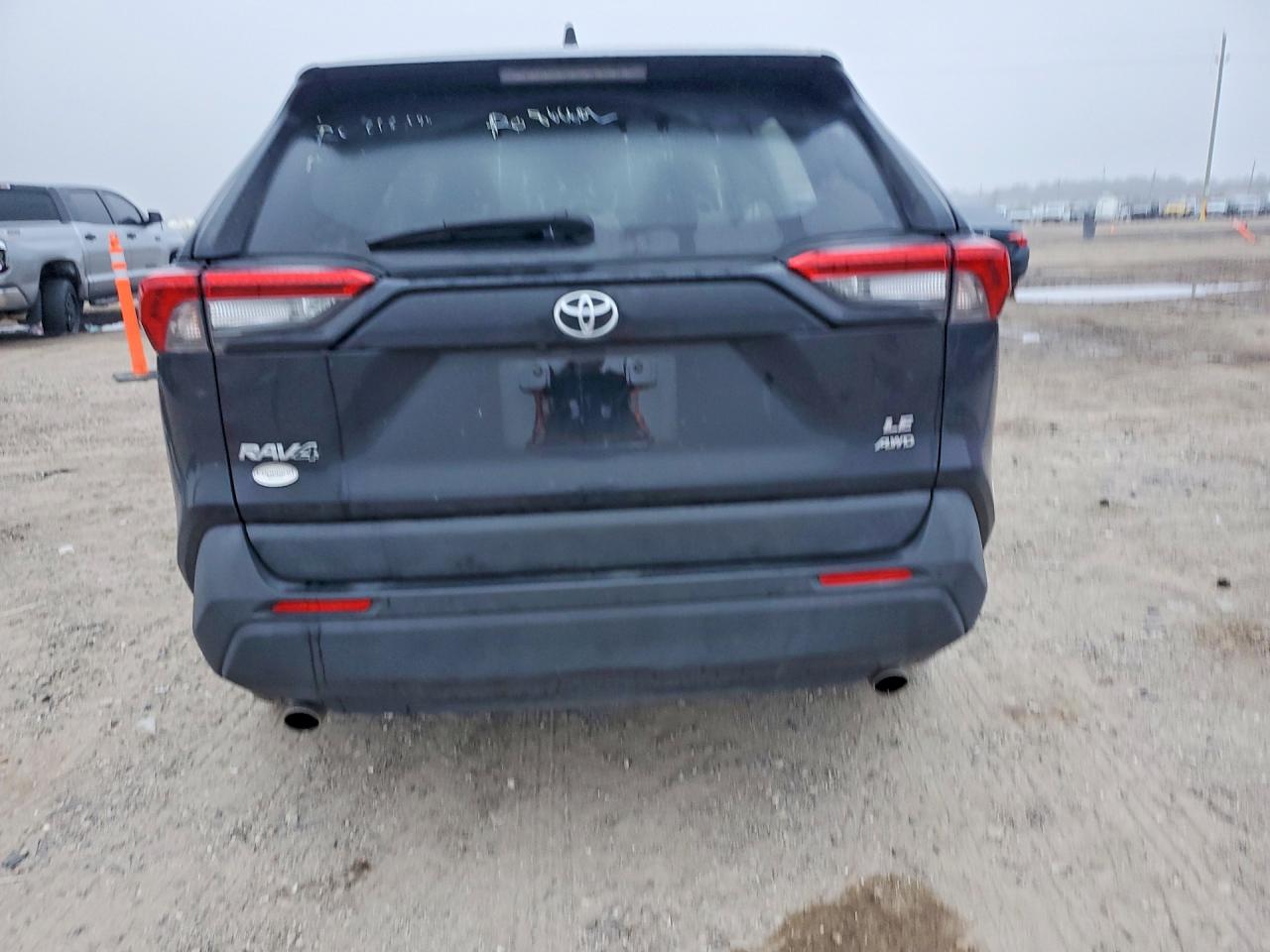 2022 TOYOTA RAV4 LE photo 6
