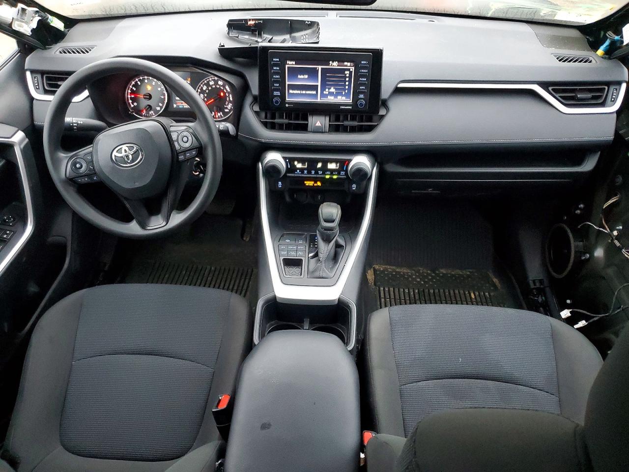2022 TOYOTA RAV4 LE photo 8
