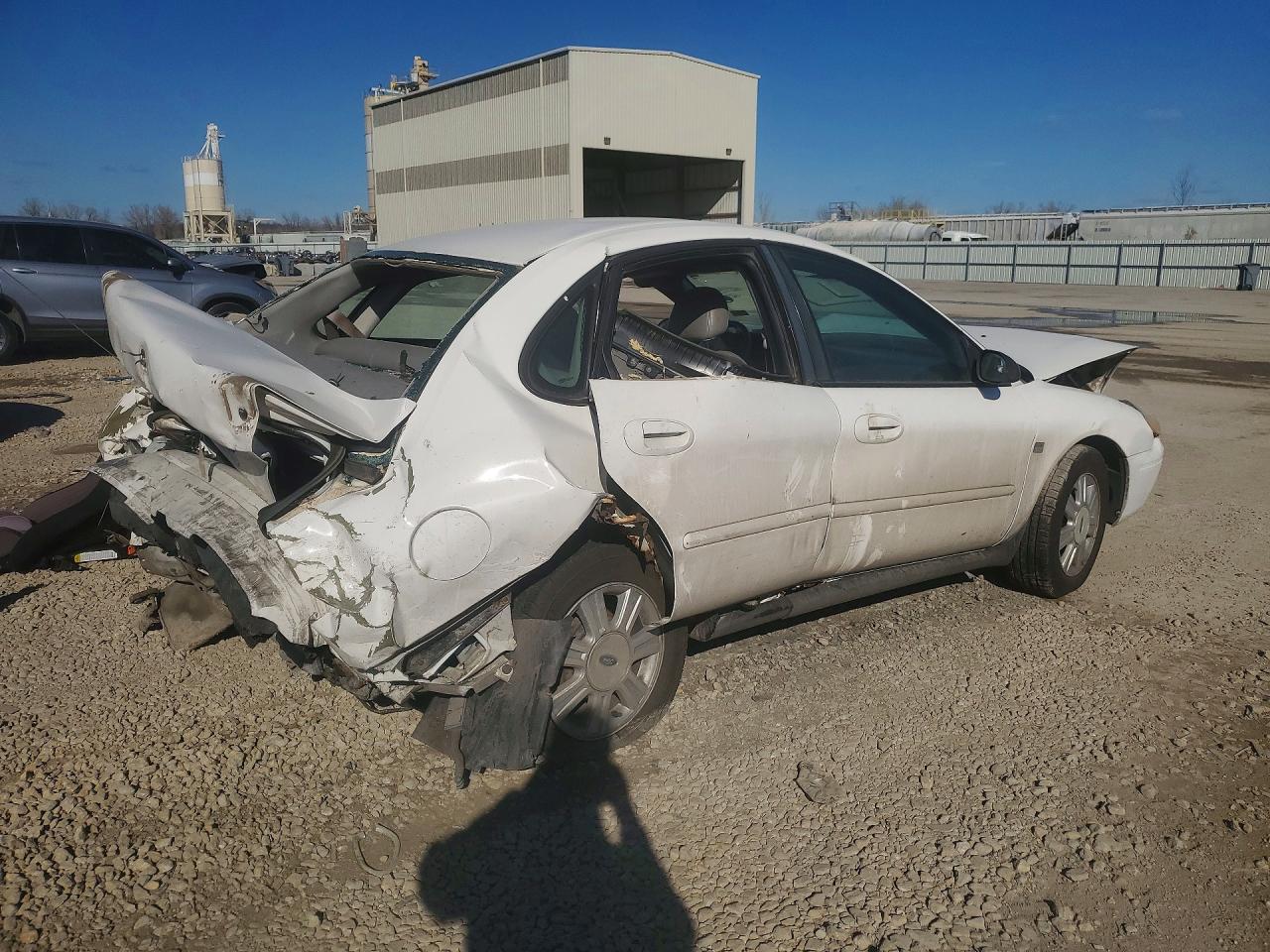 2004 FORD TAURUS SEL photo 5