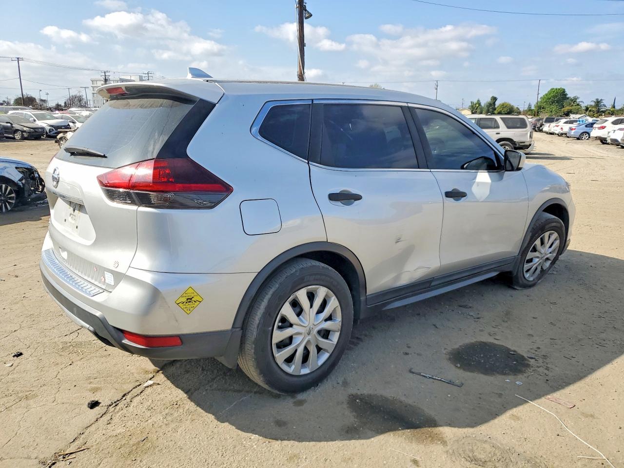 2020 NISSAN ROGUE S photo 5