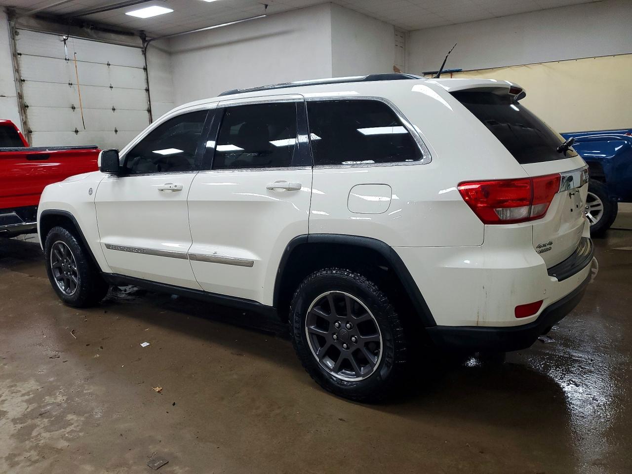 2011 JEEP GRAND CHEROKEE LAREDO photo 3