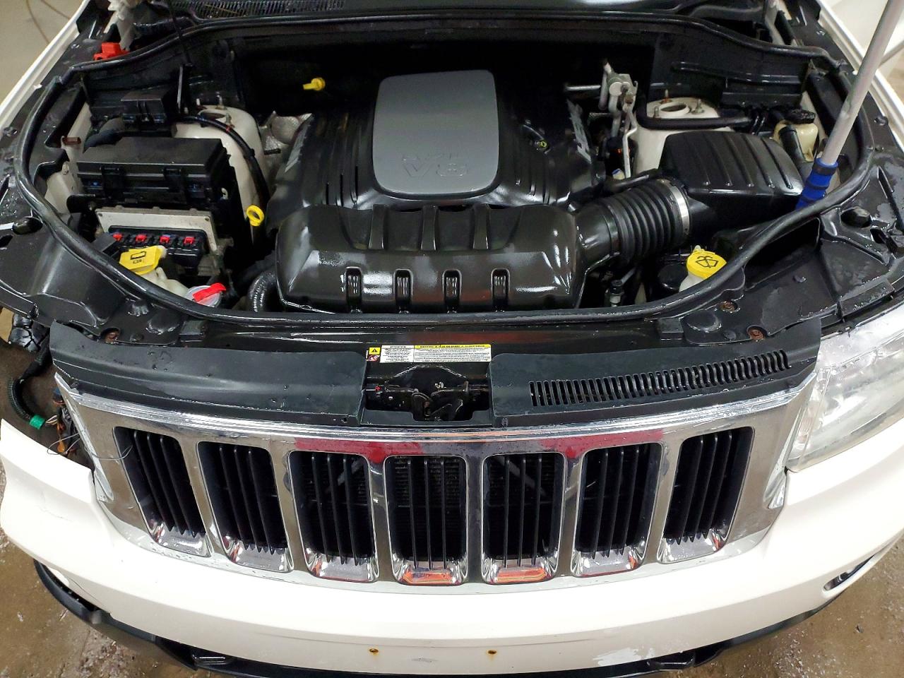 2011 JEEP GRAND CHEROKEE LAREDO photo 23