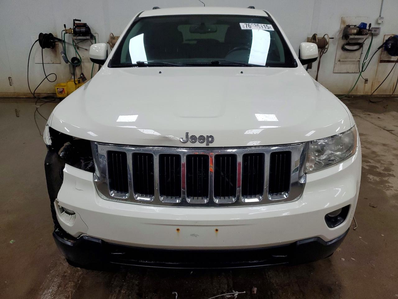 2011 JEEP GRAND CHEROKEE LAREDO photo 9