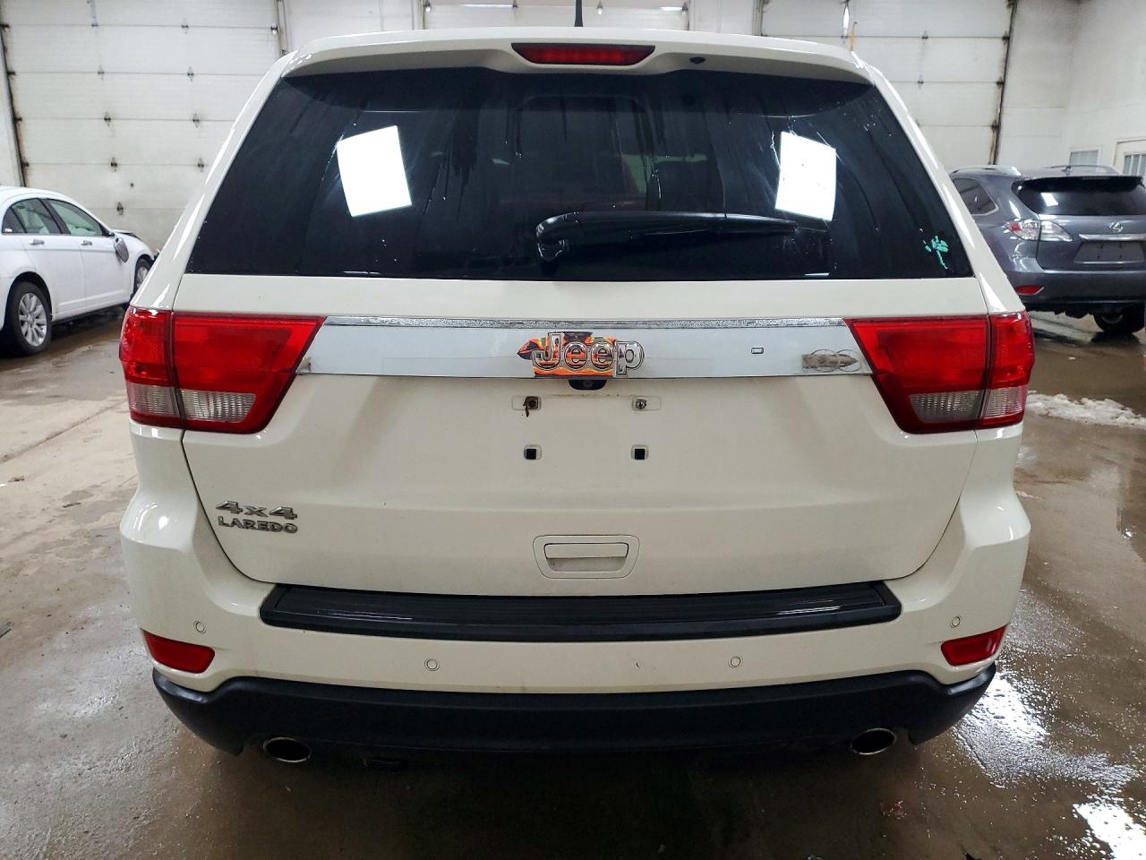 2011 JEEP GRAND CHEROKEE LAREDO photo 11