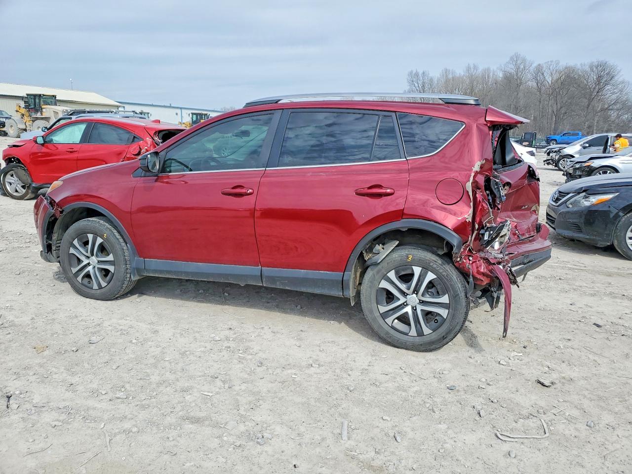 2018 TOYOTA RAV4 LE photo 3
